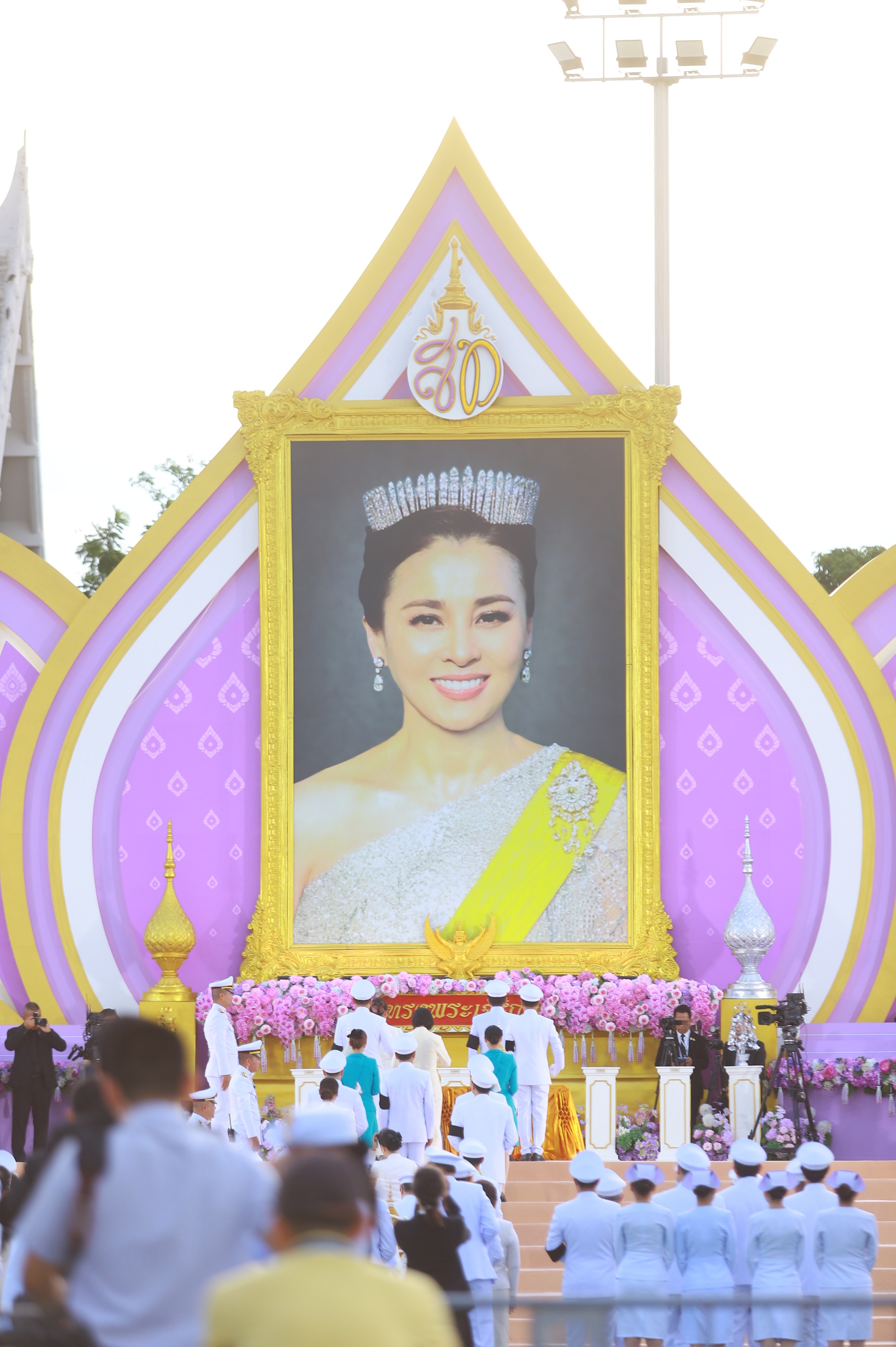 title - ส.ป.ก. ร่วมพิธีจุดเทียนถวายพระพรชัยมงคลพระนางเจ้าฯ พระบรมราชินี เนื่องในโอกาสพระราชพิธีมหามงคลเฉลิมพระชนมพรรษา 4 รอบ
